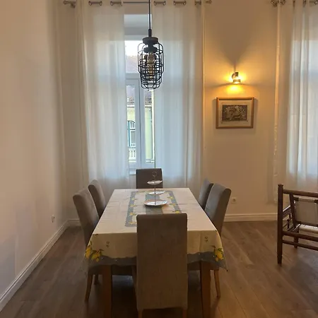 Dvor Apartment *